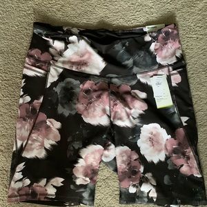 Old Navy PowerSoft Bermuda leggings